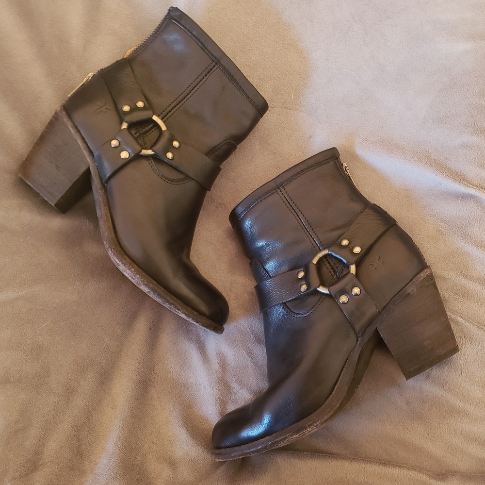 Frye Tabitha Harness Boots Short Size 7.5